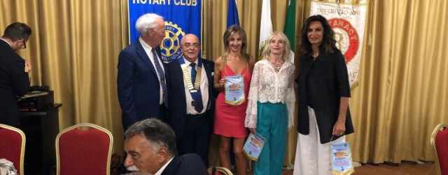 Porto San Giorgio 30 giugno 2023 Passaggio del martelletto tra il Presidente uscente Giovanni Tirabassi ed il Presidente entrante Gianluca Rocchetti, ingresso di 3 nuove socie, Carlotta Baggio, Morena Bassi […]